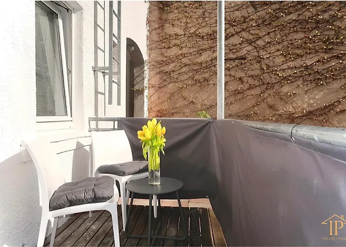Unlimited - Schoen & Zentral Wohnen Perfekt Fuer Kurze Aufenthalte Im Eg Apartman *